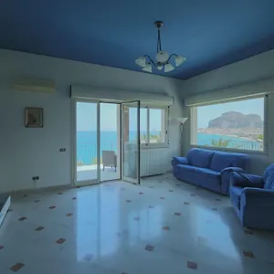 la-terrazza-sul-mare-cefalu.sicilyhotelsitaly.net/